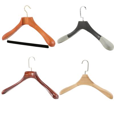 China IANGO Elegent Wieszak Modern Wooden Coat Hangers Customized Adult Coat Wood Suit Hanger Pants Hangers for sale