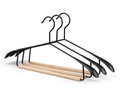 China Save Space Iron Single Hanger Hanger Household Nordic Style Solid Wood Wide Shoulder for sale