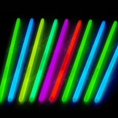 China Outdoor Hot Selling Bulk Order Chemical Glow Sticks For Concert for sale