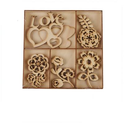 China Eco - Friendly Decoration Natural Party Supplies Gift Miniature Wooden Crafts Applique Wooden Craft Slices for sale