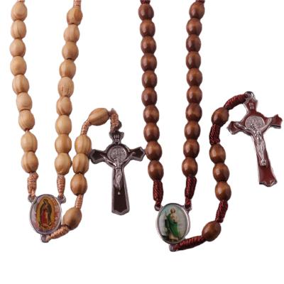 China Christian Items Jesus Prayer Wood Necklaces 8*10mm Brown Religious Catholic Wooden Beads Rosary With Crucifix On Rope for sale