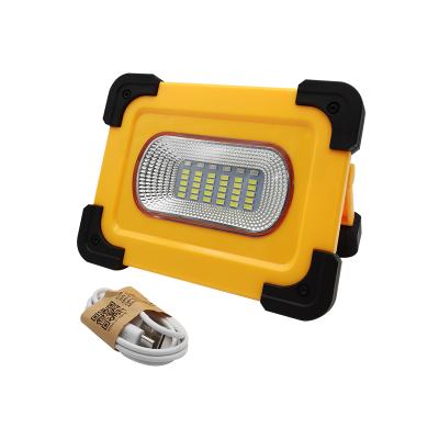 China Portable Outdoor Camping Solar Power Bank Floodlight Usb Power Bank Floodlight With Warning Light for sale