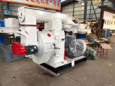 China Ring Die Futterpellet Maschine 22kw Futterpellet Granulator Futterpellet Mühle Maschine zu verkaufen