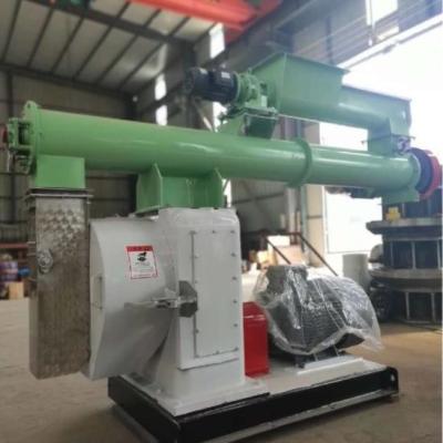 Chine Machine de transformation des aliments pour volailles de 22 kW pour faire des granulés de nourriture de couleur personnalisée à vendre