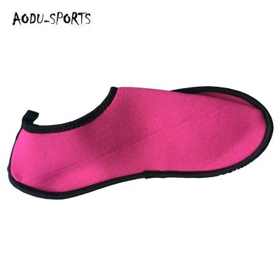 China Protect Fashion Neoprene Custom Logo Surfing Shoes for sale