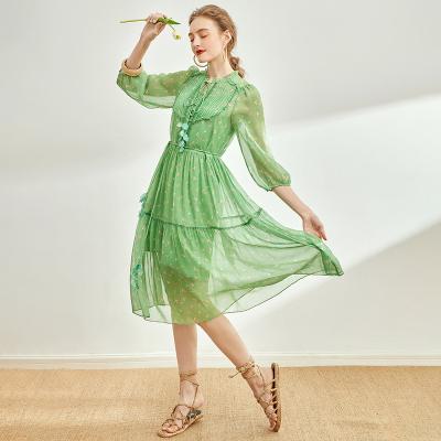 China 2022 M French luxury green ulberry silk suspender two-piece set custom wholesale daily casual broken flower slim skirt dress for sale