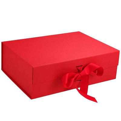 China High Quality Biodegradable Magnetic Folding Kraft Paper Packaging Boxes With Ribbon Closure for sale