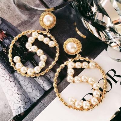 China High Quality Simple Number 5 Circle Piece Pattern Earrings Black Ribbon Fashion Brand Women Earring Jewelry Pearl Punks Big Weaves for sale