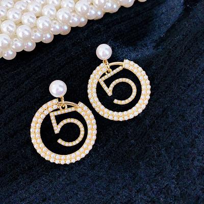 China Vintage Number 5 Style Big Statement G Drop Dangle Gold Digital Crystal Earrings For Women Punk Baroque Pearl Letter CC Earring Sets for sale