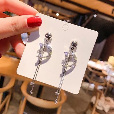 China FASHIONABLE luxury brand letter D long chain hanging earrings for women Crystal Big G dangle wedding design cc statement earring jewelry for sale