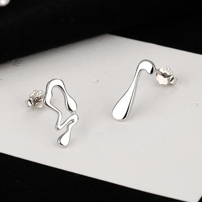 China FASHIONABLE Independent Design Gold Plated 925 Sterling Silver Geometric Earrings Asymmetric S925 Stud Earrings for sale