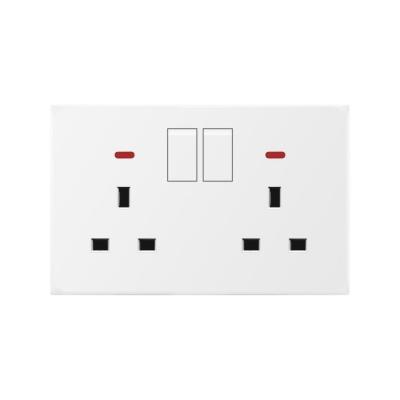 China Easy Installation Hot Selling Products Stable Enjoy Smart Digital Life PC Square Usb Wall Switch British Socket for sale