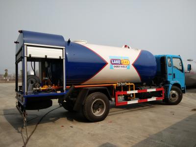 Cina HOWO 4X2 12000 litri di GPL di camion del gas, 6 tonnellate 12cbm tagliano la coda al camion del propano in vendita