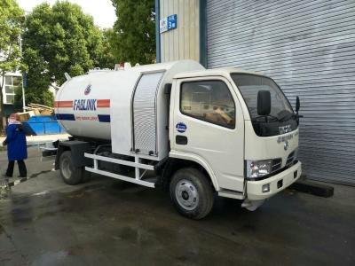 China 5M3 2,5 Bobtail LPG-Tonnen LKW-5000L 2.5T CSCBOB mit füllenden Zylindern LPG zu verkaufen