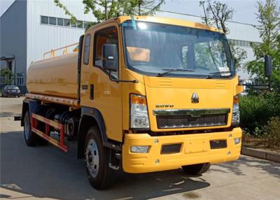 China Geschäftemacher Sinotruck HOWO 4x2 6 10 Tonnen Wassertanker-LKW-10000 Liter wässern Berieselungsanlagen-LKW zu verkaufen