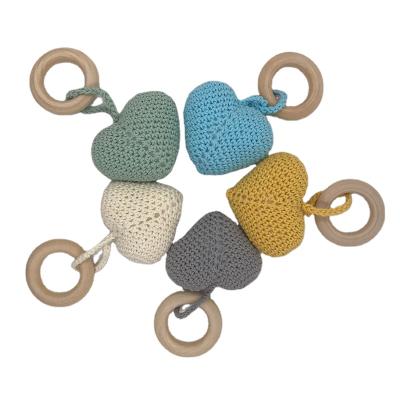 China Handmade Baby Toy Heart Shape Wooden Teether Baby Rattle Crochet Jewelry Heart Shape Baby Teething Toys for sale