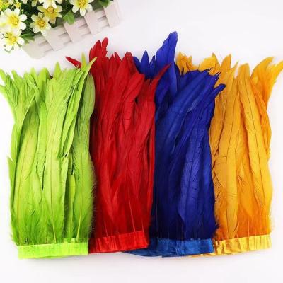 China 10-12 inch Coque Feather Fringe Trim met Satin Ribbon Tape betaalbaar en stijlvol Te koop