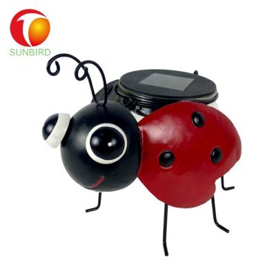 China IP44 Waterproof Outdoor Garden Metal Ladybug With Glass Jar Solar Led Light Garden Decoration for sale