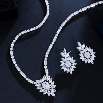 China Stunning Luxury Bridal Sparkle Zircon Leaf Flower Necklace And Earrings Party Jewelry Set For Wedding Evening for sale