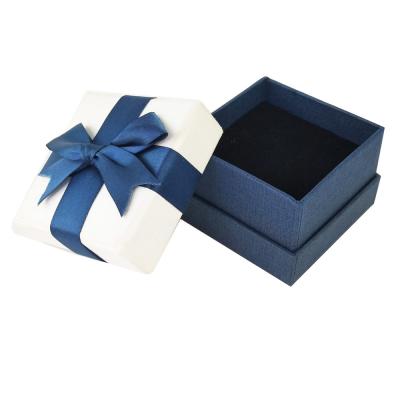 China Stehendes blaue Schmuck-Ohrring-Geschenkbox-Luxusschmuckkästchen mit Satin-Band zu verkaufen