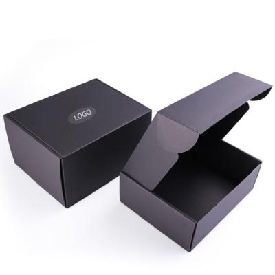 China Cajas de correo de envío personalizadas negras con diseño personalizado en venta