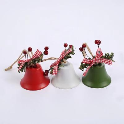 China Custom Fashion Decoration 2021 New Fashion Christmas Wreath Ornament Shaped Christmas Jingle Bell for sale