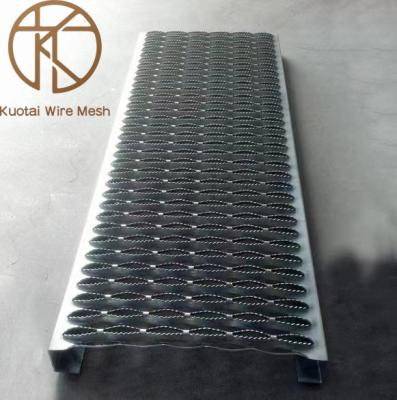 China Non-slip resistance serrated walkway punched hole galvanized/diamond hole metal stair tread/carbon steel aluminum for sale