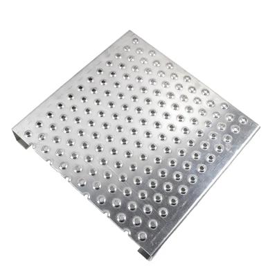 China Ladder Anti-Slip Hot Non-slip Ladder Dish Non-Slip Metal Grid Diamond Channel Safety Sale Resistance Perforated Handle Strut Grille for sale