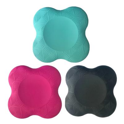 China Anti Slip PU Yoga Knee Mat Yoga Lightweight Eco Friendly Knee Pad for sale