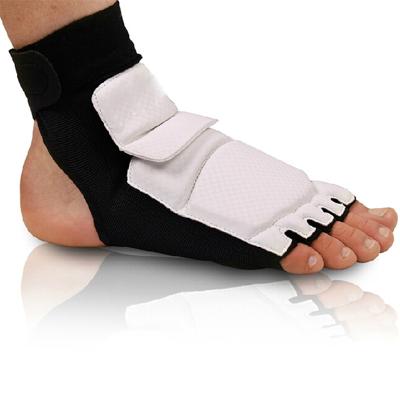 China 2021 Unbroken Amazon Style Selling Taekwondo Foot Protection Foot Guard Mask Eco-friendly Feet Protector for sale