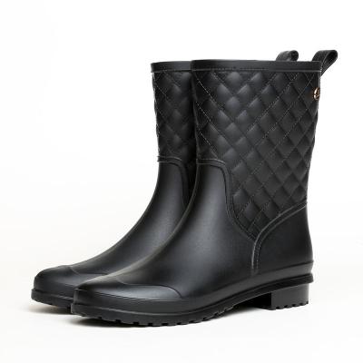 China Fashion Trend T-Brain PVC Silicone Rubber Business Style Mid-tube Rain Boots Waterproof Unique Non-slip Wear-Resistant Shoes For Wom for sale