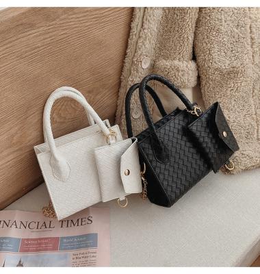 China Fashion Weave Solid Color Leather Shoulder Branded Female Handbags And Purses Small Cross Lady - Body Bag for sale