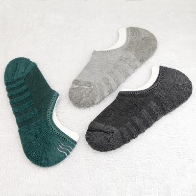 China Antibacterial Ankle Summer Warm Sweat Absorption Decompression Sports Invisible Terry Socks Non Slip Silicone Towel Bottom Unisex Boat Socks for sale