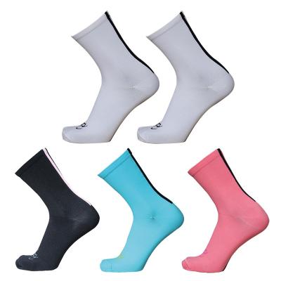 China Breathable 2022 fashion High Quality Breathable mid-calf Basketball Socks Outdoor Bike custom sport socks for sale