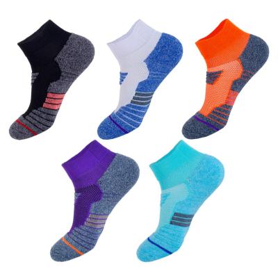 China QUICK DRY Men's professional sports running low top towel bottom thickened cotton socks tennis basketball functional socks for sale