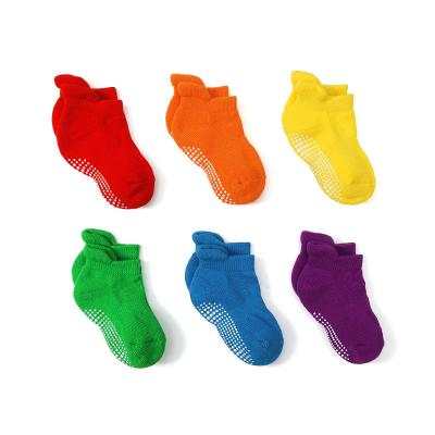 China Antibacterial Thicken Comfort Cotton Anti Slip Non Skid Ankle Toddler Kids Boys Girls Newborn Baby Socks for sale