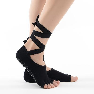 China Five-finger Yoga Socks Cotton Split Toe Dance Socks QUICK DRY Cross Strap Combed Sport Half Toe Floor Socks for sale