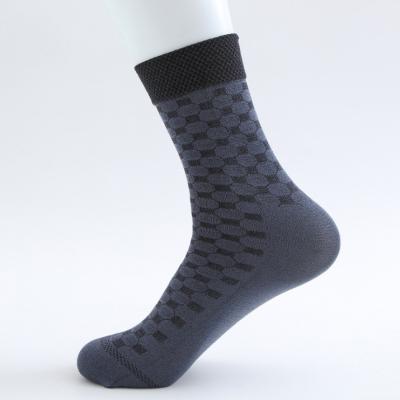 China Gray Blue Black Light Weight QUICK DRY Warm Classic Men Plaid Sale Simple Business Custom Socks for sale