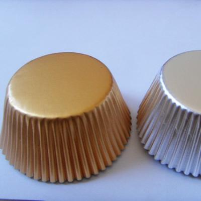 China Baking Case Tray Holder Cake Cups Gold Foil Cupcake Roll Paper Silver Disposable Liners 5x3cm for sale