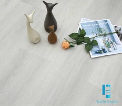 Cina Grey Wooden Lvt Pvc Floor leggero piastrella il sistema di clic in vendita