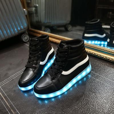 China Het Licht van hoge Hoogste Mensen op Schoenen, Hoog de Bestelwagensjonge geitjes Geleid Licht van Besnoeiingslaarzen op Schoenen Te koop