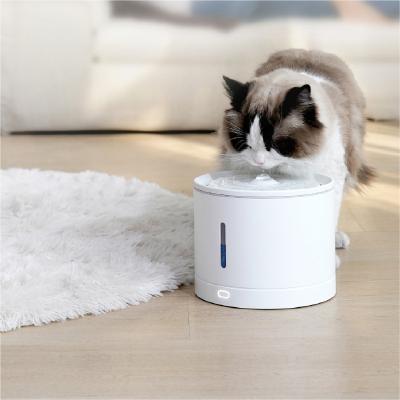 China 68 Oz Capacity Automatic Pet Products Fuente Para Gatos Cat Water Fountain for sale