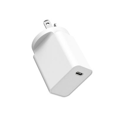 China 3.0 Adapter 18W Fast Charging Blocks USB Wall Plug For IPhone 15/14/13/12 for sale