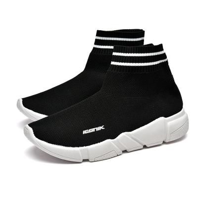 China Fashion Trend Design Comfortable Breathable Black Slip On Men's Walking Sport Shoes for sale