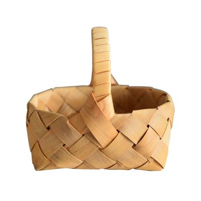 China Wholesale Folding Chip Gift Baskets Woven Wooden Fruit Basket Dried Flower Baskets With Handle for sale