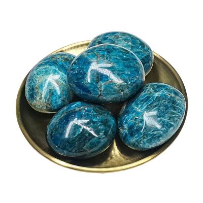 China Wholesale Natural Polished Stones From China Crystal Stones Blue Apatite Palm for sale