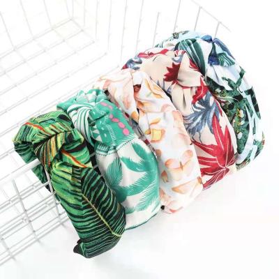 China 2022 new soft fashion hair accessories popular in Europe and the United States headband printed fabric wide knotted headband for sale