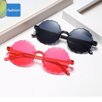 China 2021 Newest Fashion Sunglasses Fashion Creativity Girls PC Kids Boy Sunglasses Fashionable Manufacture For Sun UV Lenses Custom Made for sale