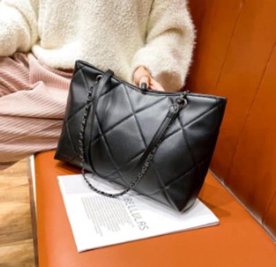 China Waterproof 2022 new versatile large capacity Lingge portable women's bag single shoulder diagonal straddle women for sale