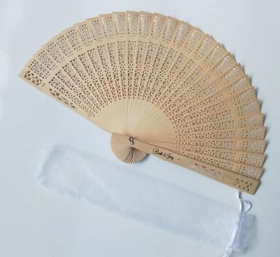 China Eco-Friendly Traditional Wooden Hand Fans With Metal Rings Bamboo Fan For Personalized Gift Hand Folding Fans en venta